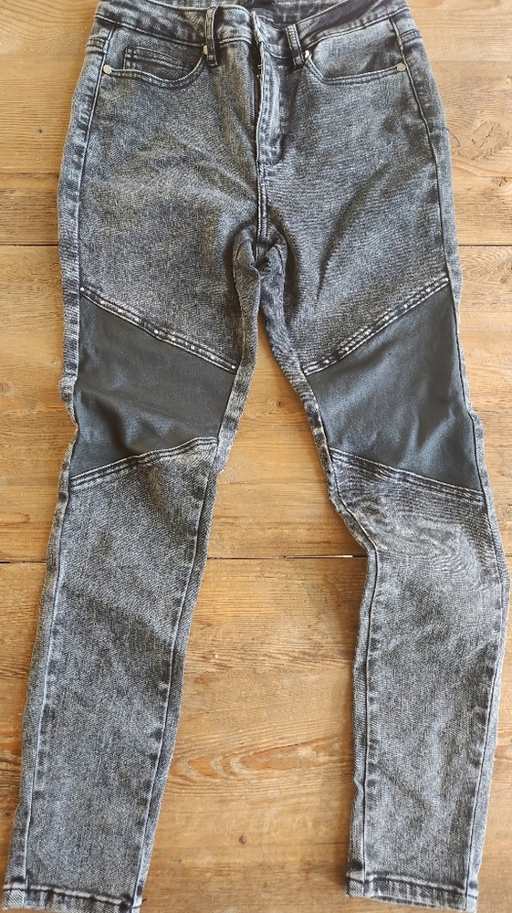Bebe Jeans Size 28